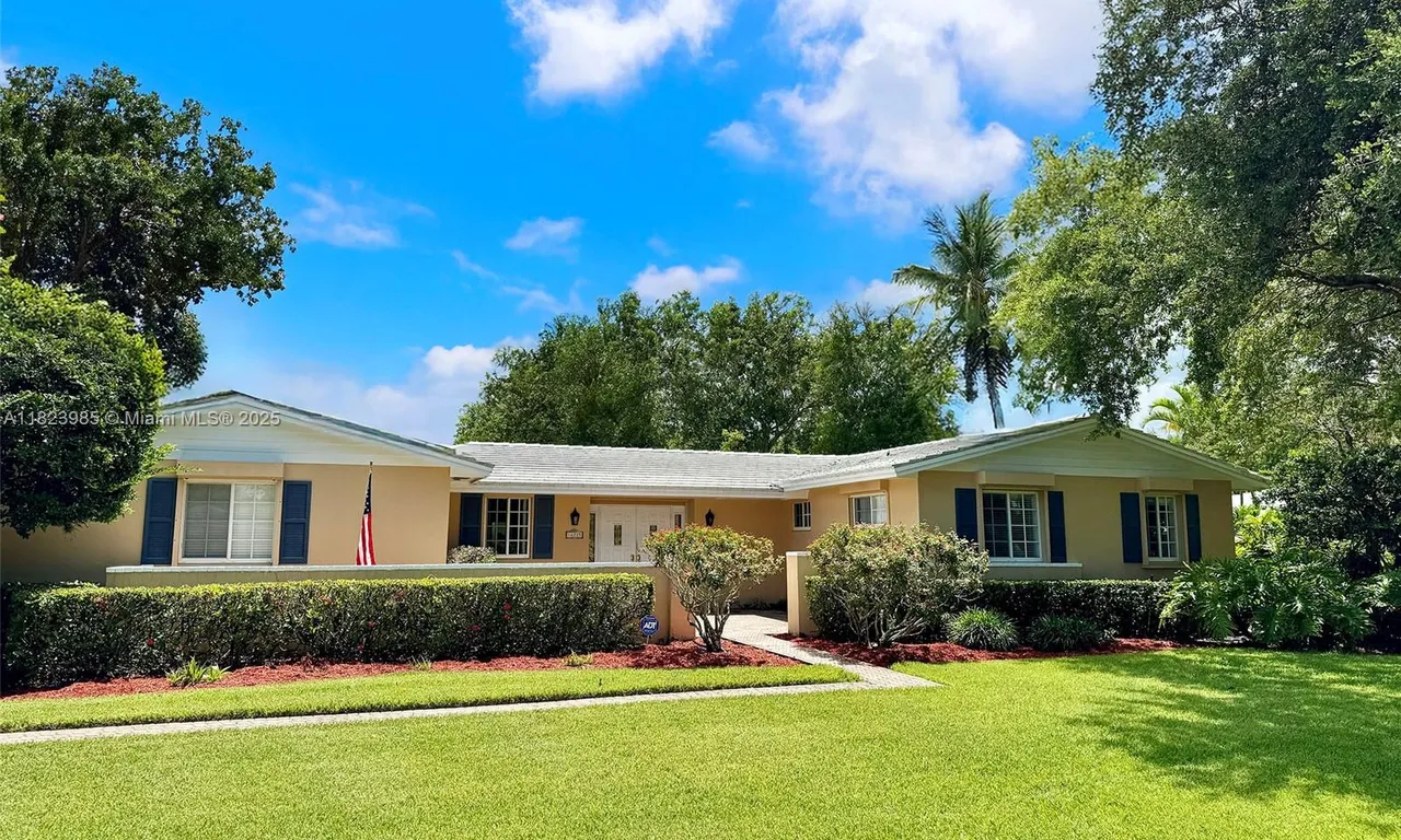 16225 SW 88th Ave Rd, Palmetto Bay FL 33157