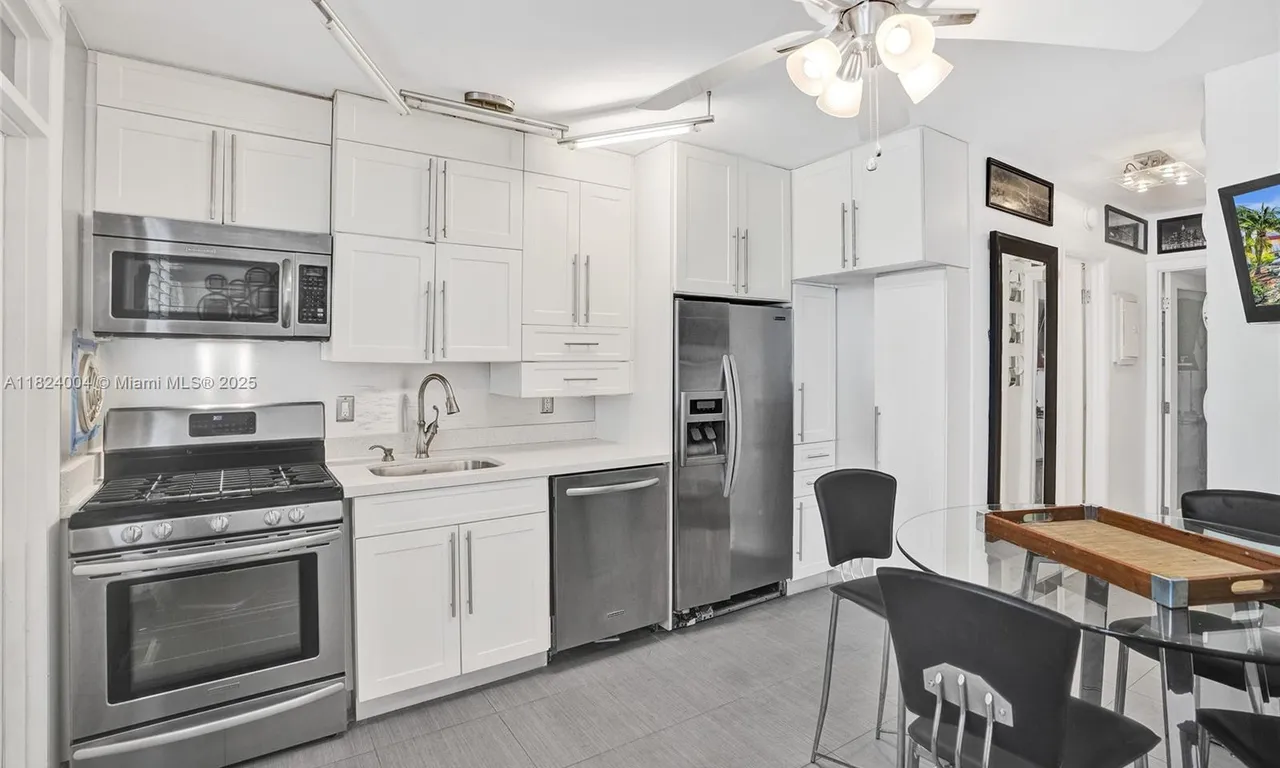 441 Collins Ave # 4, Miami Beach FL 33139