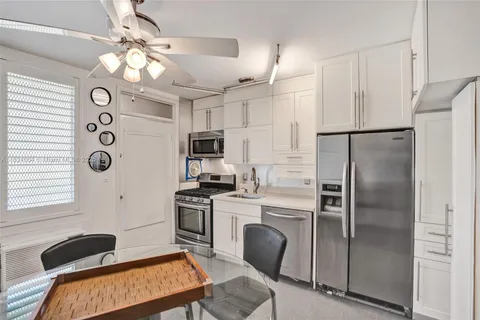 441 Collins Ave # 4, Miami Beach FL 33139