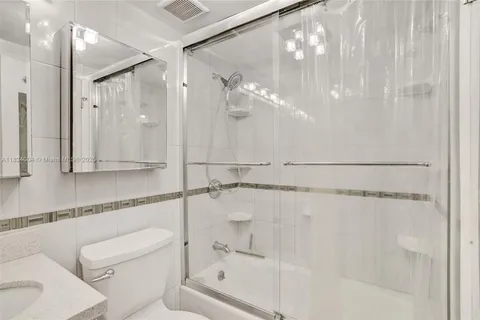 441 Collins Ave # 4, Miami Beach FL 33139