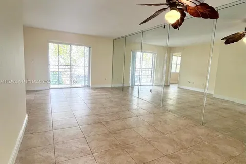 20800 NE 8th Ct # 17, Miami FL 33179