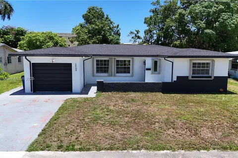2568 NW 34th Ter, Lauderdale Lakes FL 33311