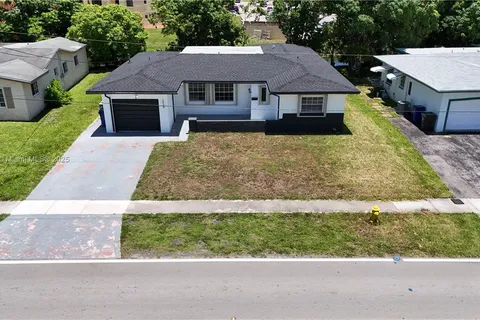 2568 NW 34th Ter, Lauderdale Lakes FL 33311