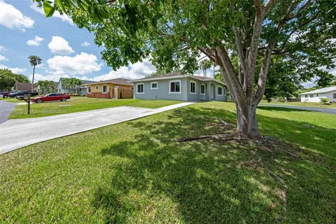 13576 SW 287th Ter, Homestead FL 33033
