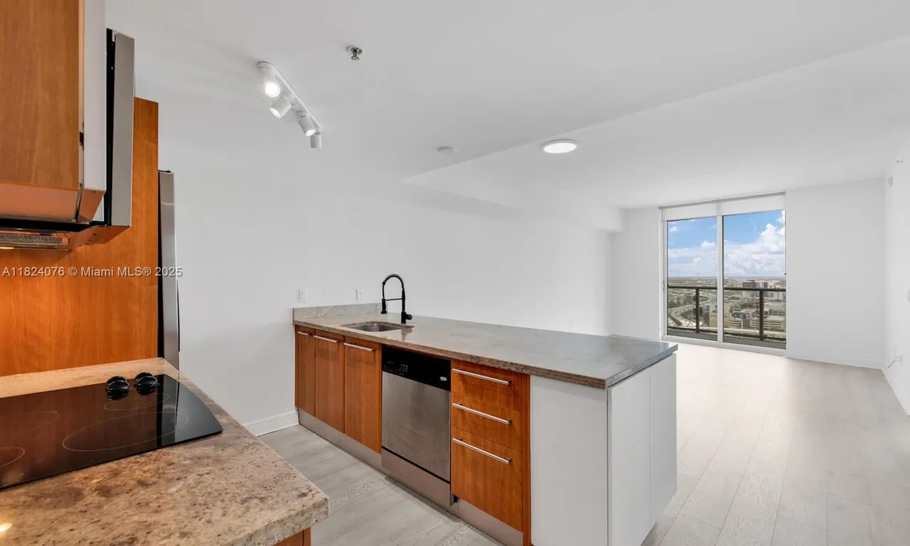 185 SW 7th St # 2703, Miami FL 33130