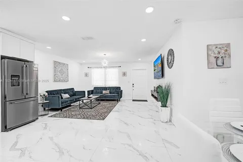 2338 Fillmore St # 2A, Hollywood FL 33020