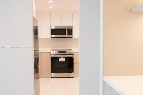 400 Kings Point Dr # 1222, Sunny Isles Beach FL 33160