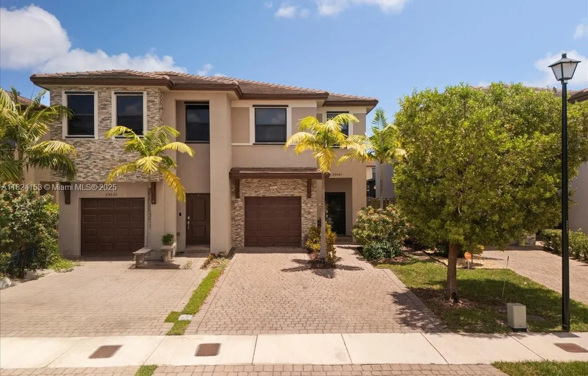 25041 SW 108th Ave, Homestead FL 33032