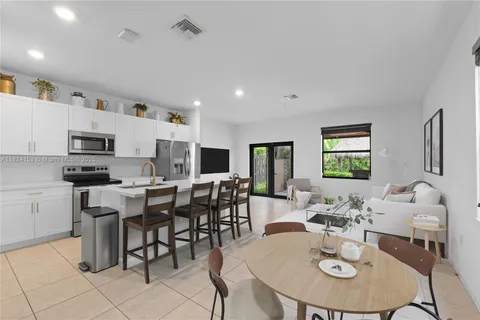 25041 SW 108th Ave, Homestead FL 33032