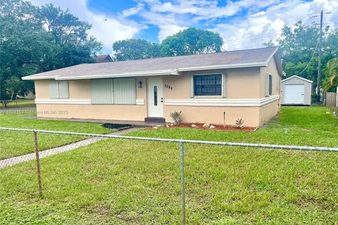 3295 NW 214th St, Miami Gardens FL 33056