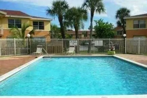 4640 NW 79th Ave # 1C, Doral FL 33166