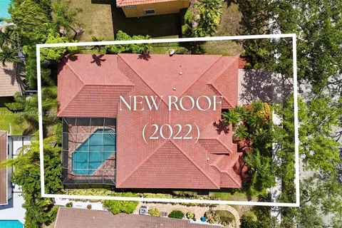 2694 Oakbrook Dr, Weston FL 33332