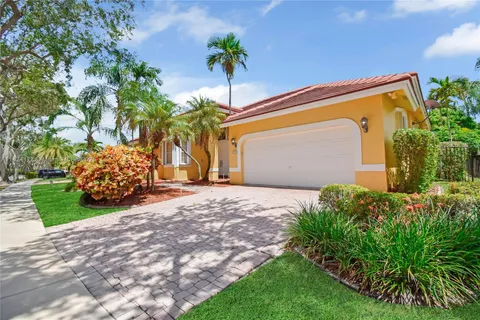 2694 Oakbrook Dr, Weston FL 33332