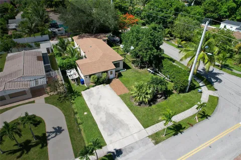1395 NE 178th St, North Miami Beach FL 33162