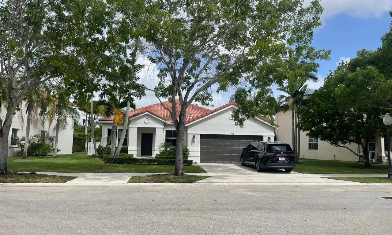 1087 Chenille Cir, Weston FL 33327