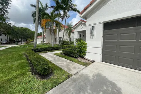 1087 Chenille Cir, Weston FL 33327