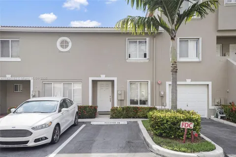 139 Riviera Cir # 8, Weston FL 33326