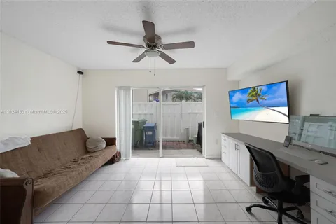 139 Riviera Cir # 8, Weston FL 33326
