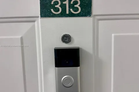 9340 Fontainebleau Blvd # 313, Miami FL 33172
