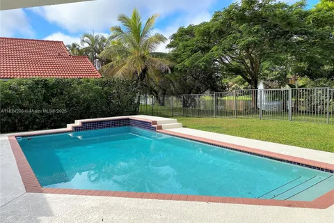 1099 Waterbrook Ln, Weston FL 33326