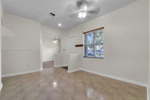 1221 SE 17th Ave, Homestead FL 33035
