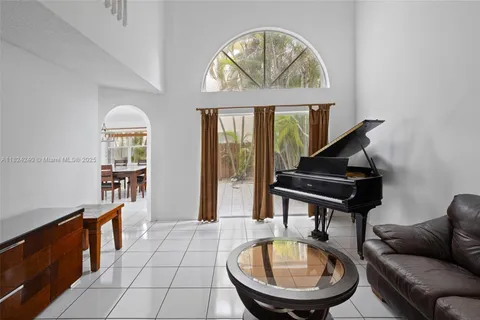 15623 SW 100th Ln, Miami FL 33196