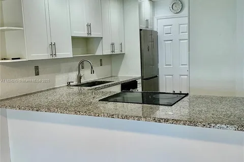 1160 NE 191st St # 32, Miami FL 33179