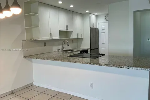 1160 NE 191st St # 32, Miami FL 33179