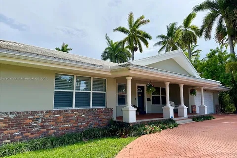 1330 Harrison St, Hollywood FL 33019