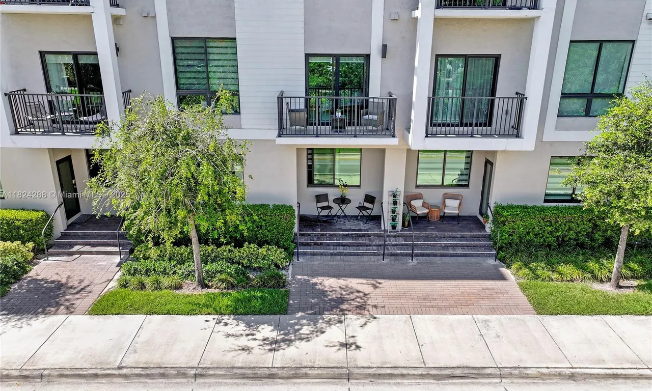 8301 NW 41st St # 102, Doral FL 33166