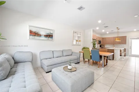 8301 NW 41st St # 102, Doral FL 33166