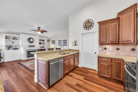 10186 Balsa Way, Palm Beach Gardens FL 33410