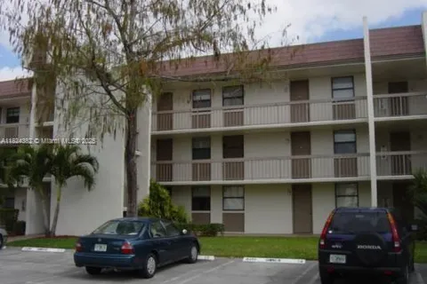 8437 FOREST HILLS DR # G, Coral Springs FL 33065
