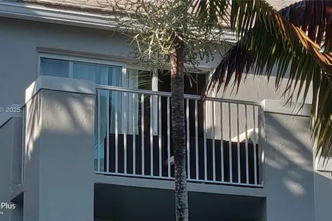 11155 SW 5th Pl # 303, Pembroke Pines FL 33025