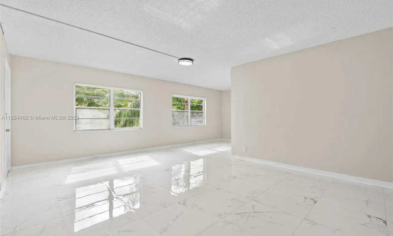 251 SW 132nd Way # 201H, Pembroke Pines FL 33027
