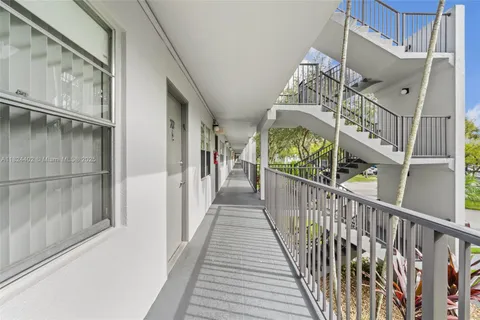 251 SW 132nd Way # 201H, Pembroke Pines FL 33027