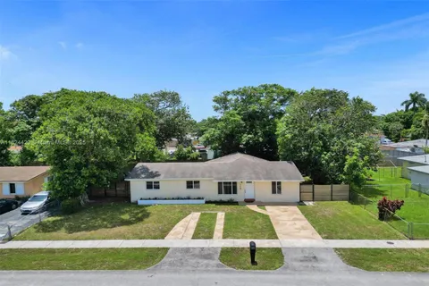 3440 NW 4th Ct, Lauderhill FL 33311