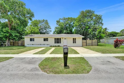 3440 NW 4th Ct, Lauderhill FL 33311