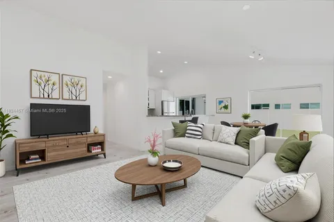 922 Falling Water Rd, Weston FL 33326
