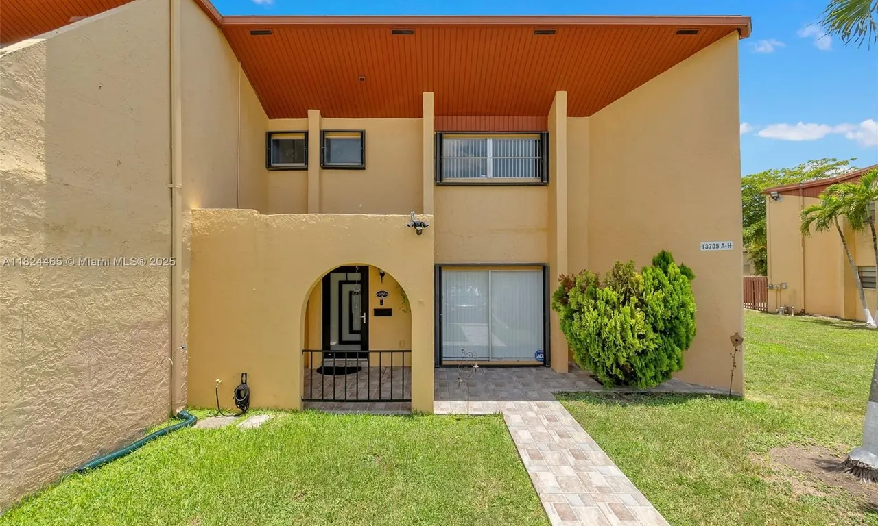 13705 SW 84th St # H, Miami FL 33183