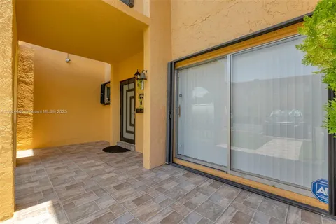 13705 SW 84th St # H, Miami FL 33183