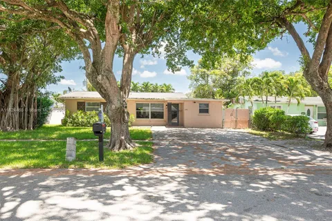 5576 SW 7th St, Margate FL 33068