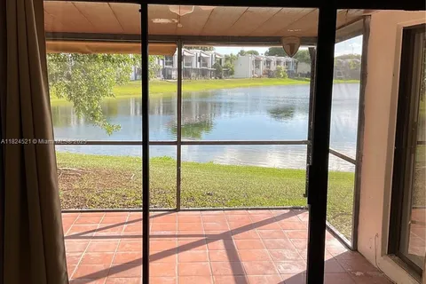 510 W Park Dr # 104, Miami FL 33172