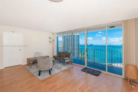7601 E Treasure Dr # 1517, North Bay Village FL 33141