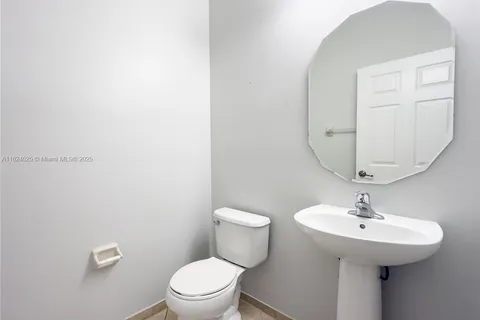 8763 NW 112th Pl, Doral FL 33178