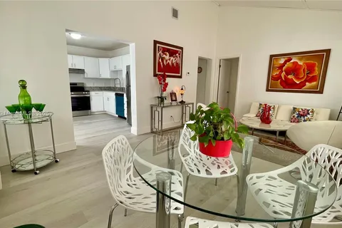 6021 SW 38th St, Miramar FL 33023