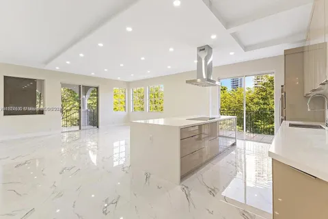 3900 Island Blvd # B408, Aventura FL 33160