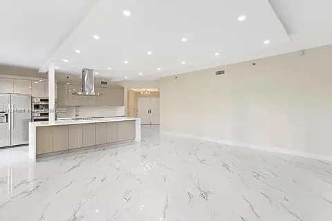 3900 Island Blvd # B408, Aventura FL 33160