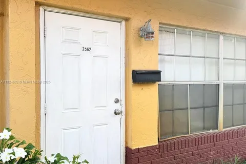 2562 NW 52nd Ave # B18, Lauderhill FL 33313