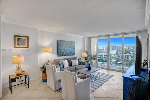 2501 S Ocean Dr, Hollywood FL 33019